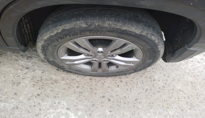 2016 Maruti Vitara Brezza ZDI PLUS, Diesel, Manual, 65,491 km, tyre