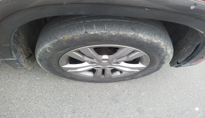 2016 Maruti Vitara Brezza ZDI PLUS, Diesel, Manual, 65,491 km, tyre