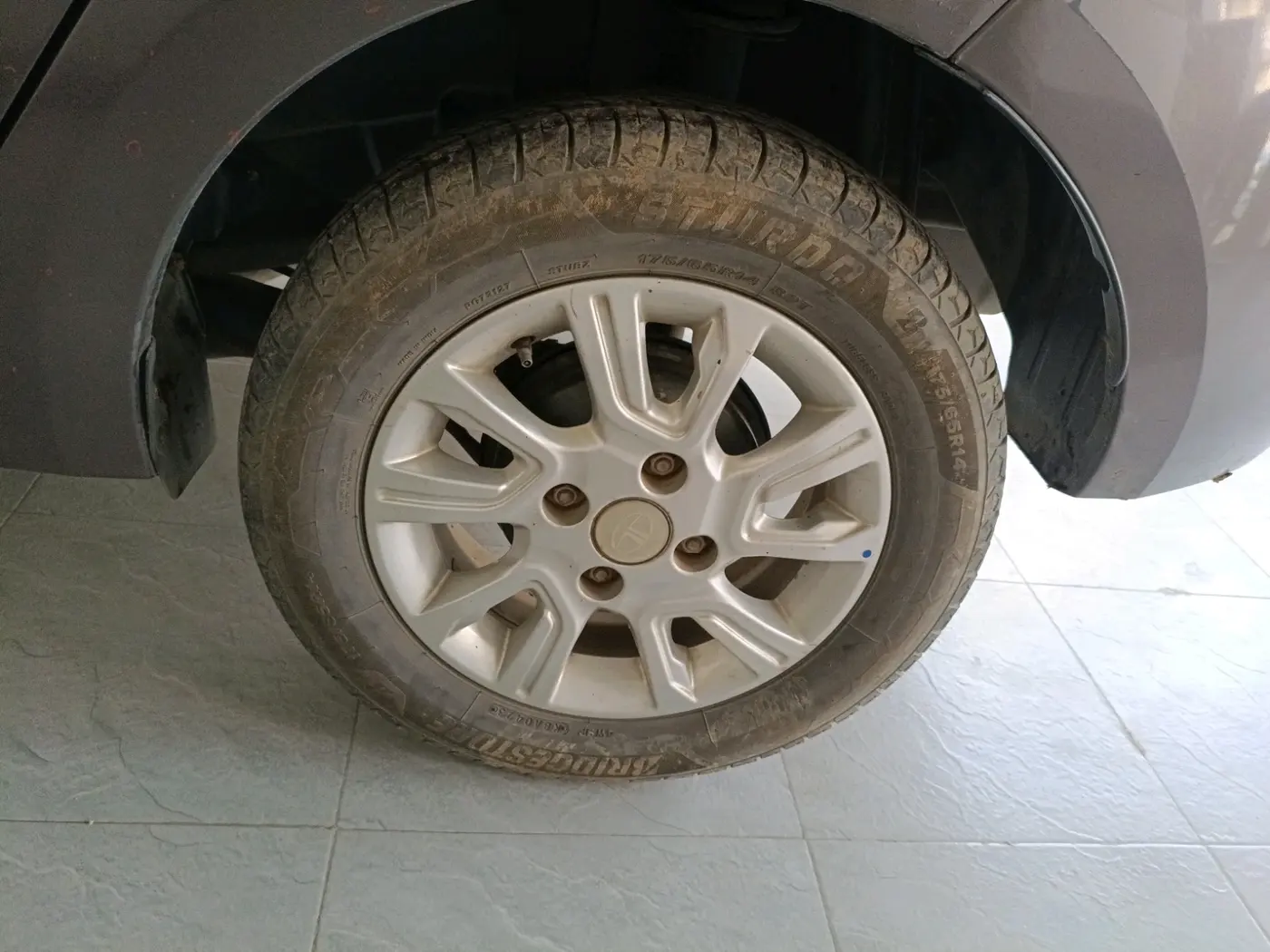 2017 Tata TIGOR XZ (O) DIESEL, Diesel, Manual, 51,532 km, tyre