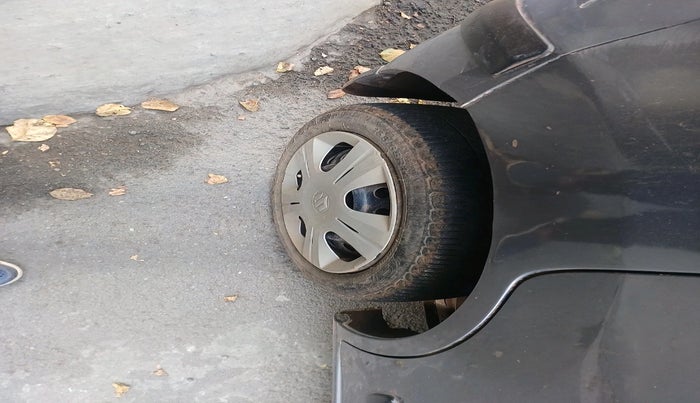 2016 Maruti Wagon R 1.0 VXI AMT, Petrol, Automatic, 70,708 km, tyre