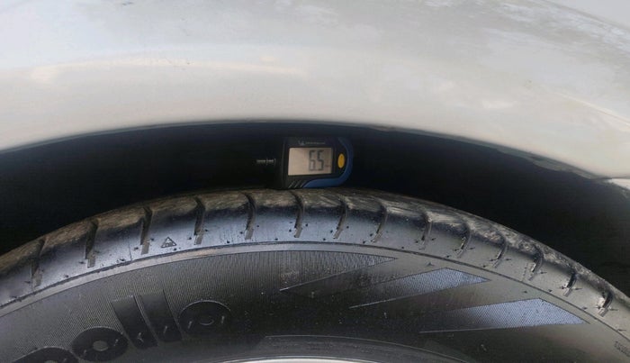 2013 Mahindra Verito Vibe CS 1.5 D6, Diesel, Manual, 1,01,883 km, tyre