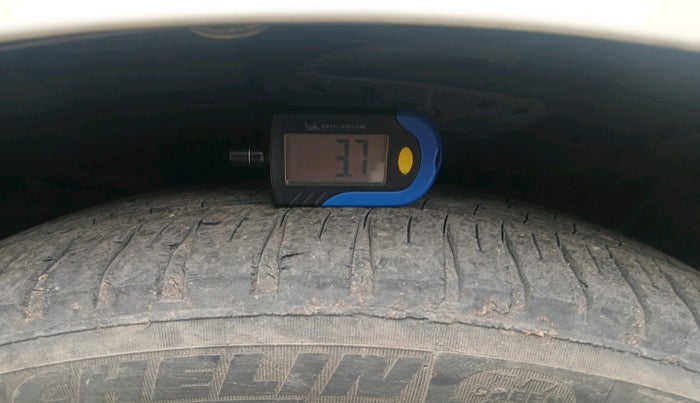 2016 Honda City 1.5L I-VTEC V MT, Petrol, Manual, 1,32,913 km, tyre