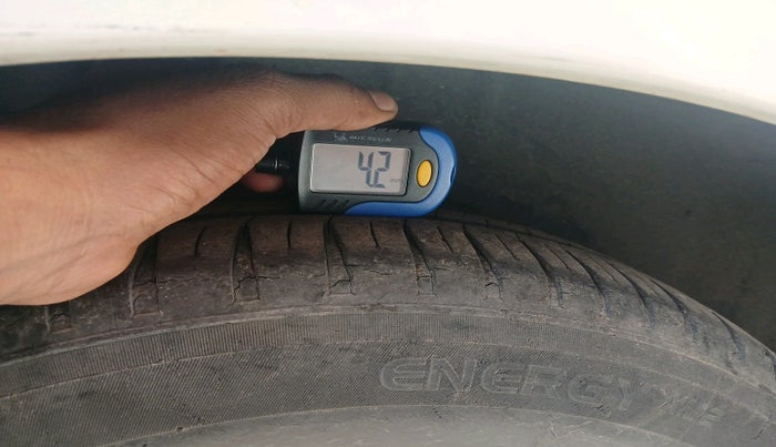 2016 Honda City 1.5L I-VTEC V MT, Petrol, Manual, 1,32,913 km, tyre