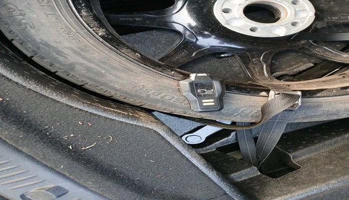 2022 Mercedes Benz E Class E 220d Expression, Diesel, Automatic, 20,062 km, tyre