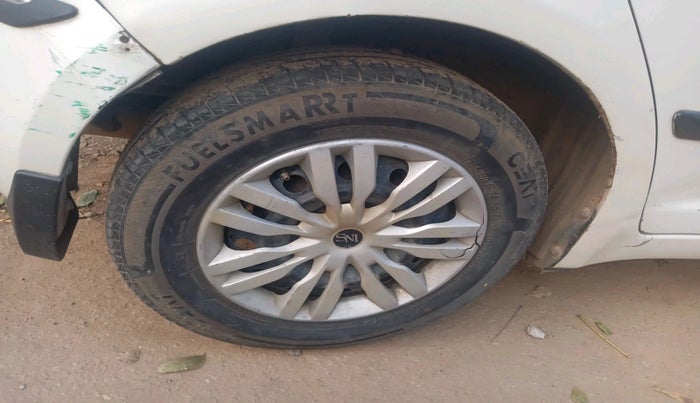 2011 Maruti Swift VXI, Petrol, Manual, 1,01,388 km, tyre