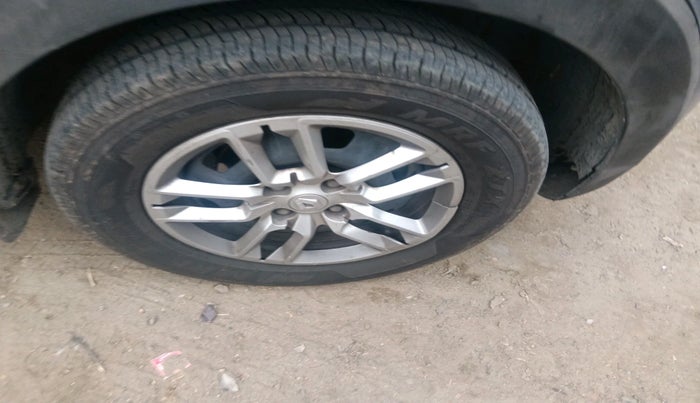 2020 Renault TRIBER RXT, Petrol, Manual, 1,35,026 km, tyre