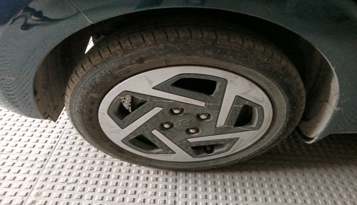 2024 Hyundai GRAND I10 NIOS SPORTZ AMT 1.2 KAPPA VTVT, Petrol, Automatic, 3,863 km, tyre