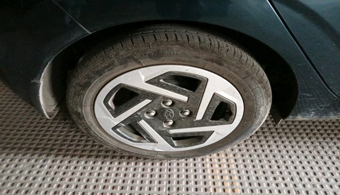 2024 Hyundai GRAND I10 NIOS SPORTZ AMT 1.2 KAPPA VTVT, Petrol, Automatic, 3,863 km, tyre