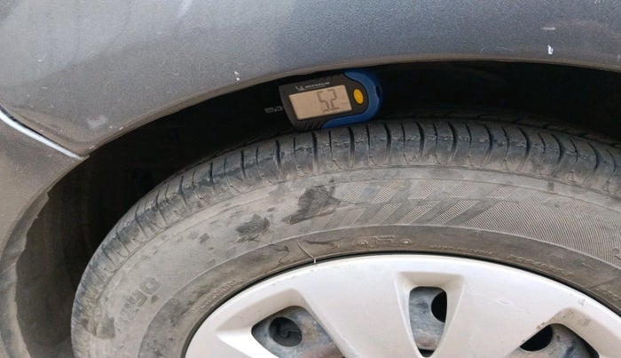 2011 Hyundai i10 SPORTZ 1.2 AT, Petrol, Automatic, 82,303 km, tyre