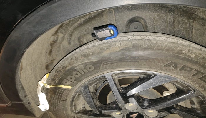 2022 Mahindra XUV400 EL 7.2 KW, Electric, Automatic, 41,973 km, tyre