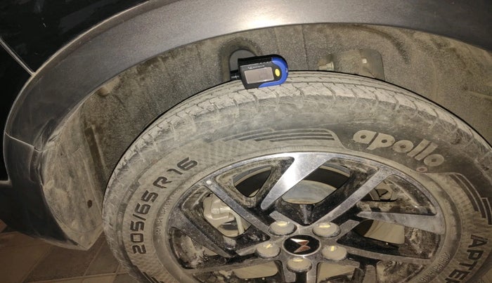 2022 Mahindra XUV400 EL 7.2 KW, Electric, Automatic, 41,973 km, tyre