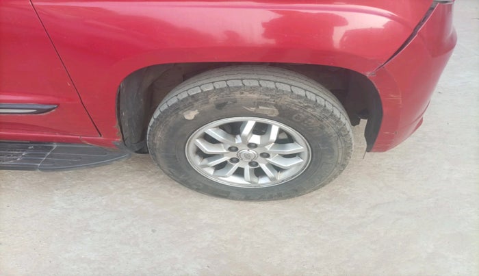 2018 Mahindra TUV300 T8, Diesel, Manual, 1,03,021 km, tyre