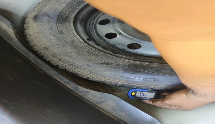 2014 Maruti Swift Dzire VDI, Diesel, Manual, 1,69,271 km, tyre