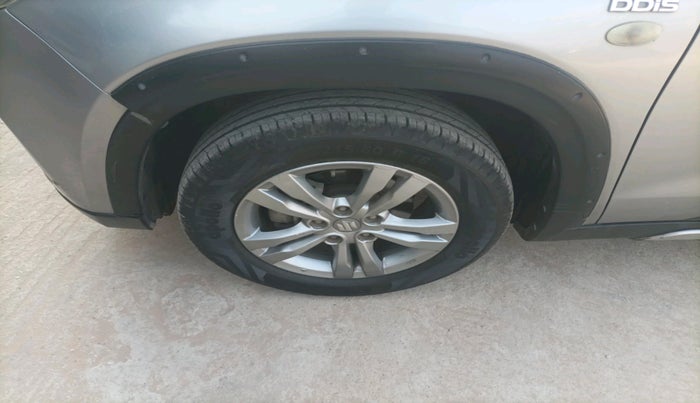 2016 Maruti Vitara Brezza ZDI, Diesel, Manual, 1,57,767 km, tyre