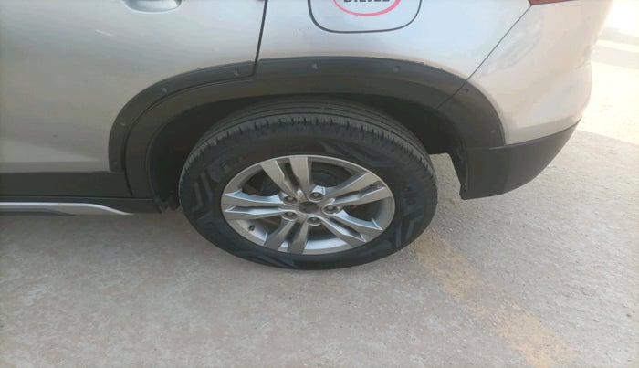 2016 Maruti Vitara Brezza ZDI, Diesel, Manual, 1,57,767 km, tyre