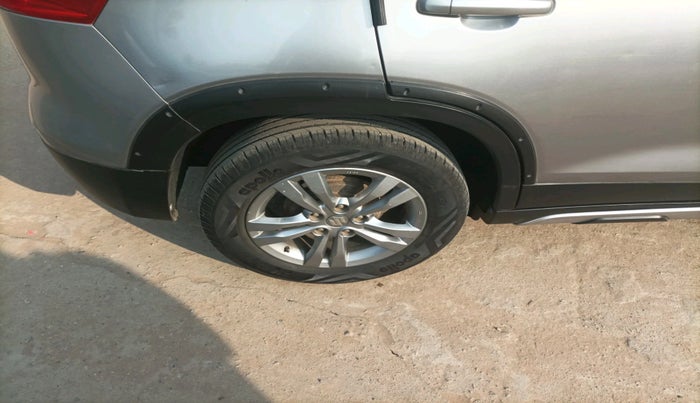 2016 Maruti Vitara Brezza ZDI, Diesel, Manual, 1,57,767 km, tyre