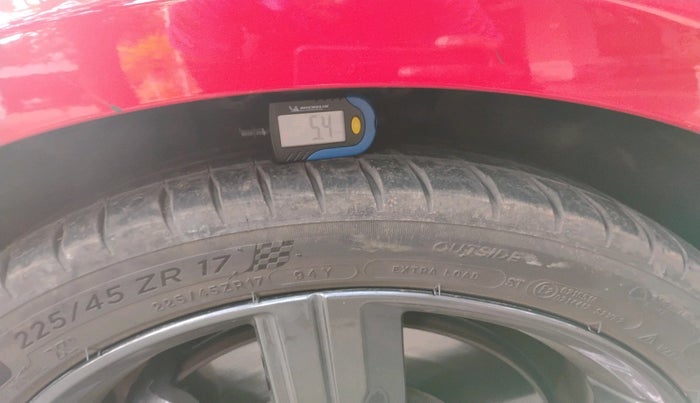 2016 Volvo V40 Cross Country D3, Diesel, Automatic, 86,528 km, tyre