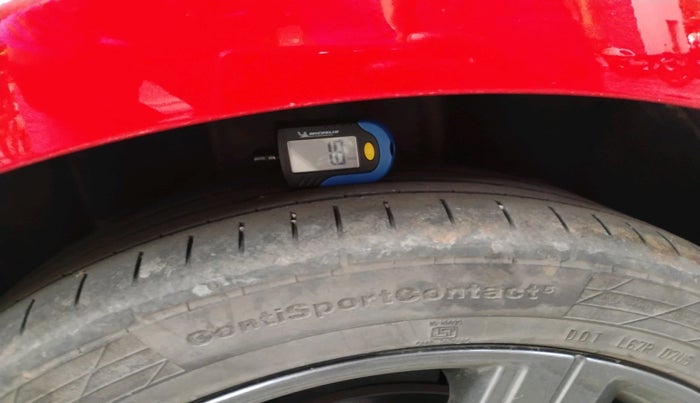 2016 Volvo V40 Cross Country D3, Diesel, Automatic, 86,528 km, tyre