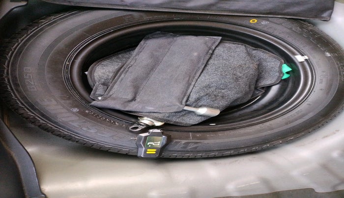 2019 Hyundai Elite i20 ASTA 1.2 (O), Petrol, Manual, 37,052 km, tyre