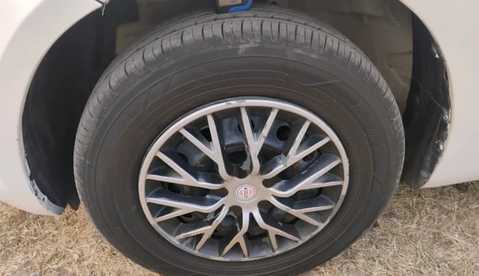 2014 Maruti Swift VXI, Petrol, Manual, 1,08,281 km, tyre