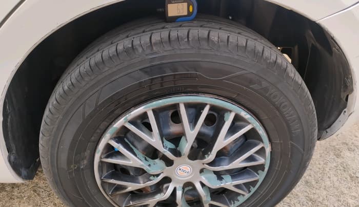 2014 Maruti Swift VXI, Petrol, Manual, 1,08,281 km, tyre