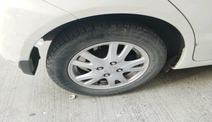 2012 Honda Brio V MT, Petrol, Manual, 38,512 km, tyre