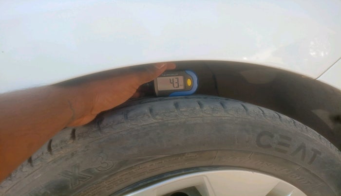 2018 Hyundai Xcent S 1.2, Petrol, Manual, 1,19,847 km, tyre