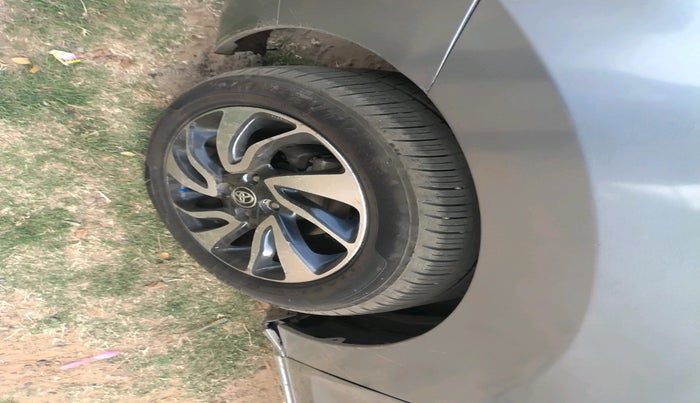 2019 Toyota Glanza V, Petrol, Manual, 74,000 km, tyre