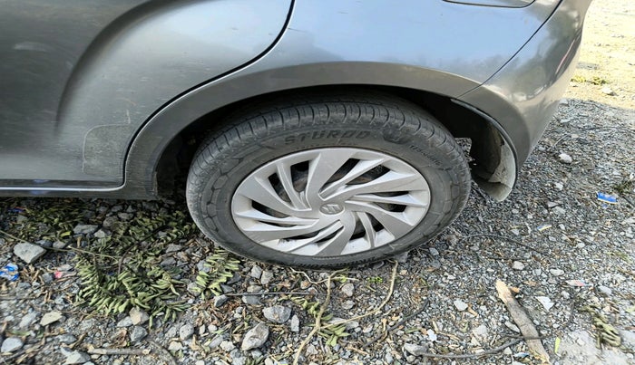 2017 Maruti IGNIS DELTA 1.2, CNG, Manual, 1,55,400 km, tyre