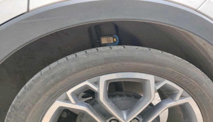 2021 Skoda KUSHAQ STYLE 1.0L TSI MT, Petrol, Manual, 54,552 km, tyre