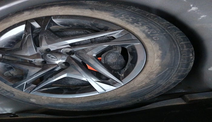 2023 Hyundai NEW I20 Sportz 1.2 IVT, Petrol, Automatic, 27,913 km, tyre