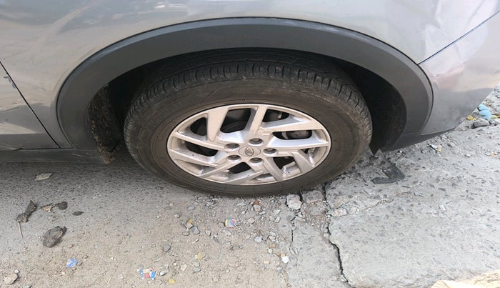 2022 Mahindra XUV300 W8 1.5 DIESEL, Diesel, Manual, 88,457 km, tyre