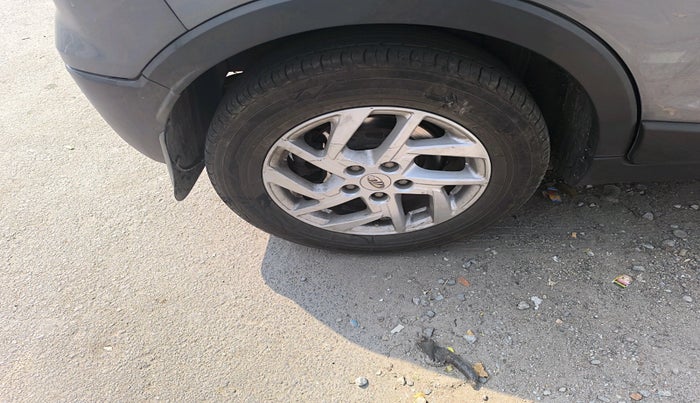 2022 Mahindra XUV300 W8 1.5 DIESEL, Diesel, Manual, 88,457 km, tyre