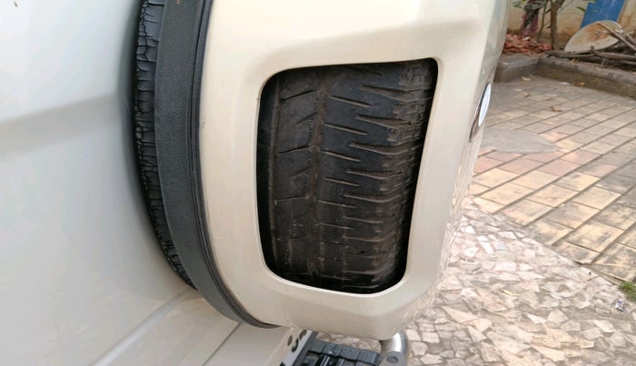 2016 Mahindra TUV300 T8, Diesel, Manual, 86,185 km, tyre