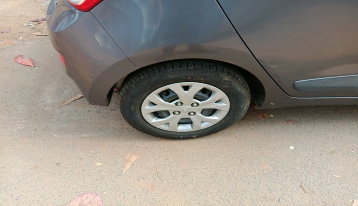 2014 Hyundai Grand i10 SPORTZ 1.2 KAPPA VTVT, Petrol, Manual, 35,069 km, tyre