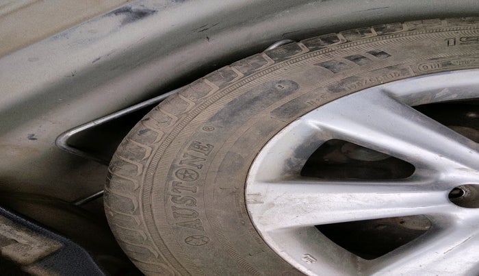 2016 Toyota Corolla Altis G PETROL, Petrol, Manual, 94,537 km, tyre