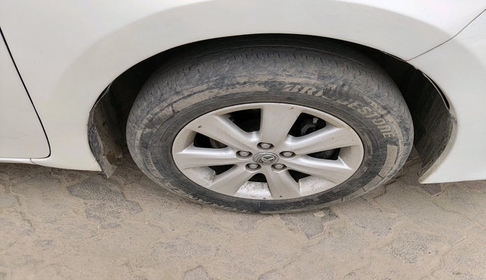 2016 Toyota Corolla Altis G PETROL, Petrol, Manual, 94,537 km, tyre