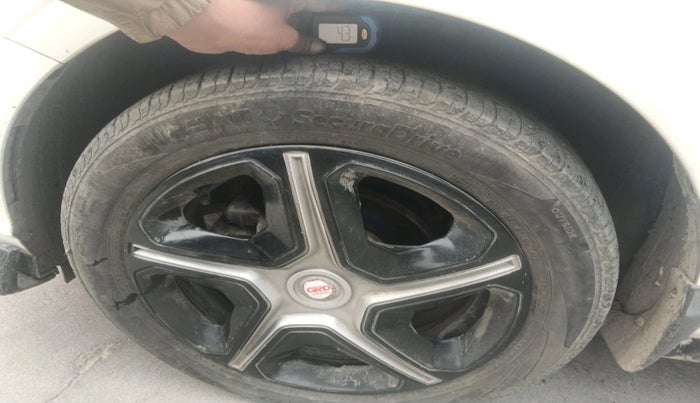 2023 Hyundai NEW I20 SPORTZ 1.2 MT, Petrol, Manual, 28,476 km, tyre