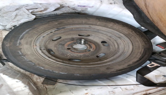 2016 Renault Kwid RXT 0.8, Petrol, Manual, 95,485 km, tyre