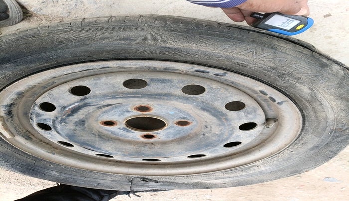 2014 Maruti Swift LXI, Petrol, Manual, 1,26,375 km, tyre