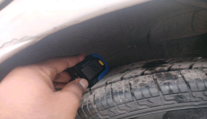 2015 Maruti Wagon R 1.0 LXI CNG, Petrol, Manual, 99,402 km, tyre