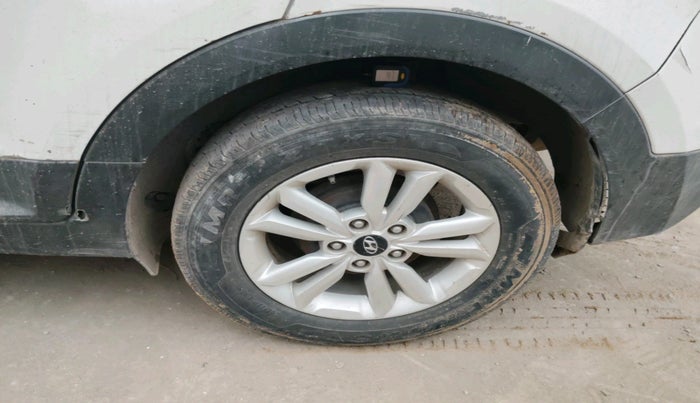 2015 Hyundai Creta SX 1.6 DIESEL, Diesel, Manual, 1,37,664 km, tyre