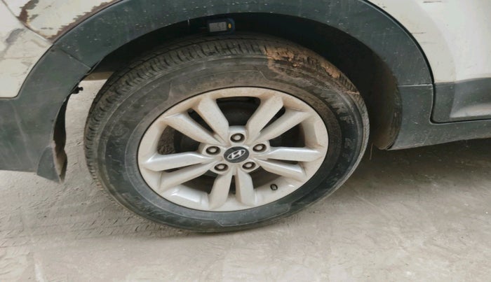 2015 Hyundai Creta SX 1.6 DIESEL, Diesel, Manual, 1,37,664 km, tyre