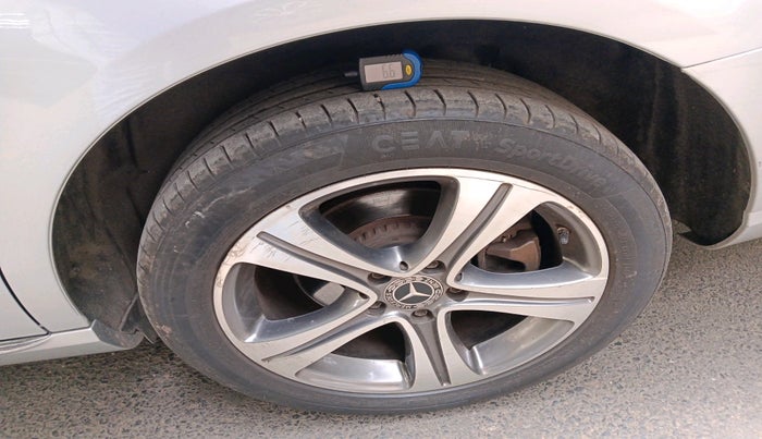 2018 Mercedes Benz E Class E 220 D, Diesel, Automatic, 39,773 km, tyre