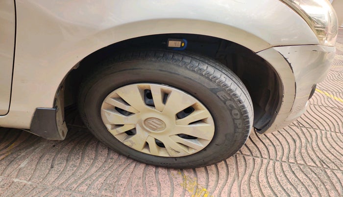 2012 Maruti Swift VXI, Petrol, Manual, 1,05,696 km, tyre