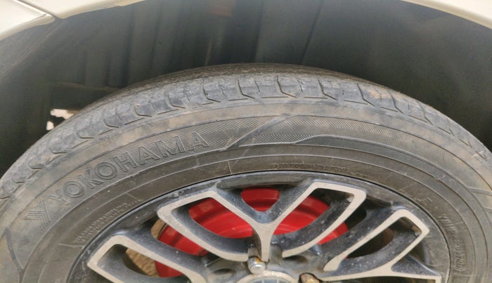 2016 Maruti Swift VXI, Petrol, Manual, 91,993 km, tyre