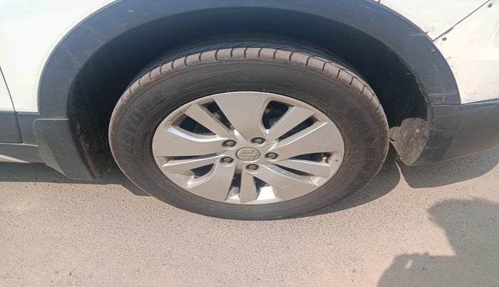 2016 Maruti S Cross SIGMA 1.3, Diesel, Manual, 1,54,771 km, tyre