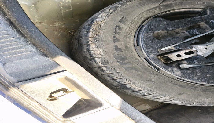 2015 Maruti S Cross ALPHA 1.3, Diesel, Manual, 2,05,002 km, tyre