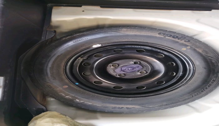 2018 Maruti Swift VXI, Petrol, Manual, 95,189 km, tyre