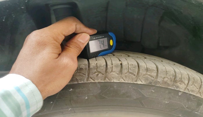 2018 Maruti Swift VXI, Petrol, Manual, 95,189 km, tyre